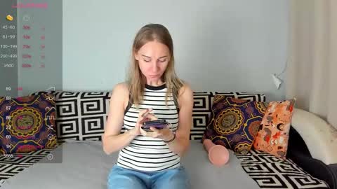 Amalia online show from November 6, 2025, 7:53 am