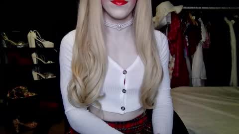 Amalie online show from September 11, 2025, 7:47 pm