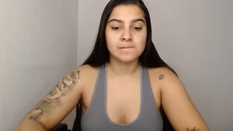 The queen of the biceps  online show from January 26, 2025, 9:51 am