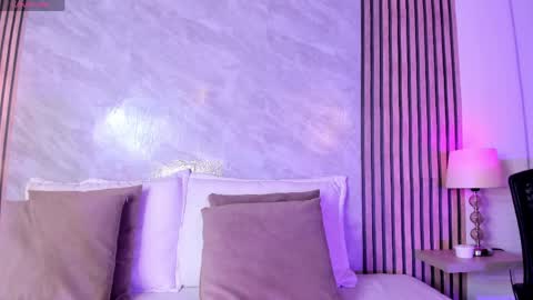 Luisa online show from April 5, 2026, 3:04 am