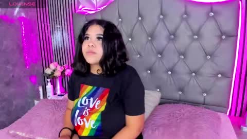 Snapshot of amanda_mooree_ chatting on May 2, 2026, 3:33 am Amanda Moore online show from May 2, 2026, 3:33 am