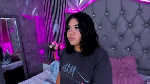 Snapshot of amanda_mooree_ chatting on May 6, 2026, 3:35 am Amanda Moore online show from May 6, 2026, 3:35 am