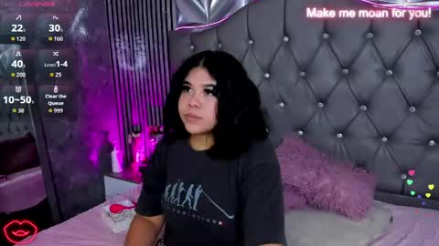 Snapshot of amanda_mooree_ chatting on May 17, 2026, 3:37 am Amanda Moore online show from May 17, 2026, 3:37 am