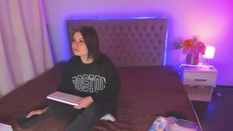 Snapshot of amandahoppe chatting on April 28, 2026, 4:50 am Amanda online show from April 28, 2026, 4:50 am