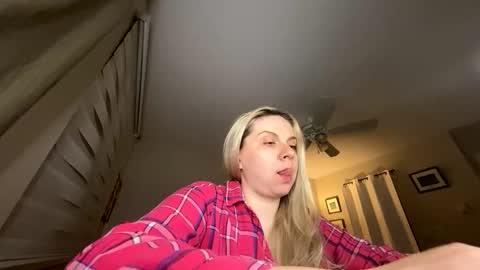 Amanda online show from April 8, 2026, 3:28 am