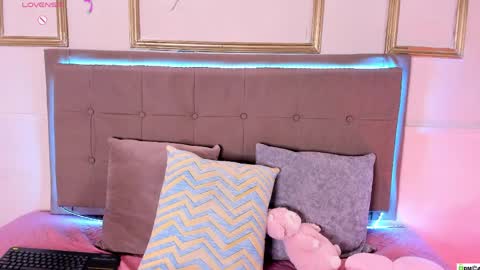 amandalee26 online show from April 6, 2026, 10:33 pm