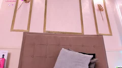 amandalee26 online show from April 21, 2026, 2:51 am