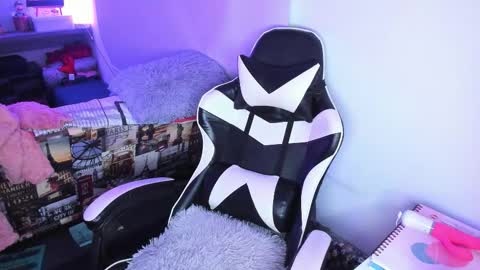 Liz online show from March 11, 2026, 4:18 am