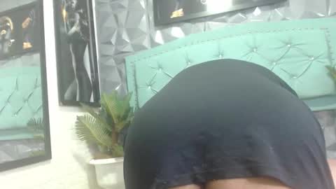 Snapshot of amara__hank chatting on November 26, 2025, 11:33 am amara__hank online show from November 26, 2025, 11:33 am