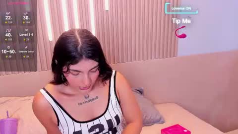 Snapshot of amara_lune chatting on July 11, 2026, 4:04 am online show from July 11, 2026, 4:04 am