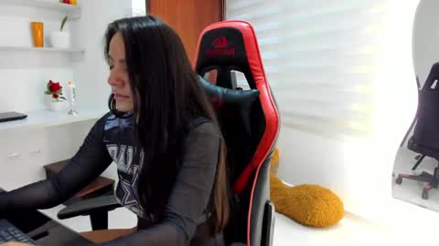 Snapshot of amaranta69_cam chatting on February 15, 2025, 11:39 am AMARANTA online show from February 15, 2025, 11:39 am