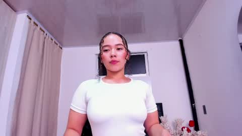 Snapshot of amaranta_f00x chatting on July 4, 2026, 12:44 pm Amaranta online show from July 4, 2026, 12:44 pm