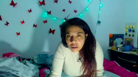 Snapshot of amararoberts08 chatting on January 9, 2025, 2:22 am Amara Julia online show from January 9, 2025, 2:22 am