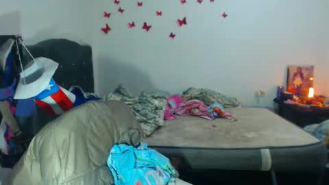 Snapshot of amararoberts08 chatting on October 5, 2025, 7:01 pm Amara Julia online show from October 5, 2025, 7:01 pm