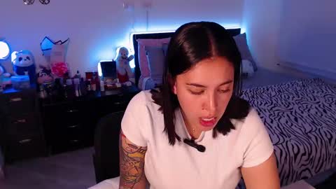 Mila  online show from February 19, 2025, 12:03 am