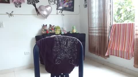 amaris_c online show from December 30, 2024, 1:58 pm