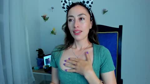 Snapshot of amatista_4 chatting on February 19, 2025, 10:45 am Amatista online show from February 19, 2025, 10:45 am