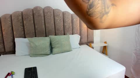 ambar85 online show from November 30, 2025, 1:20 am