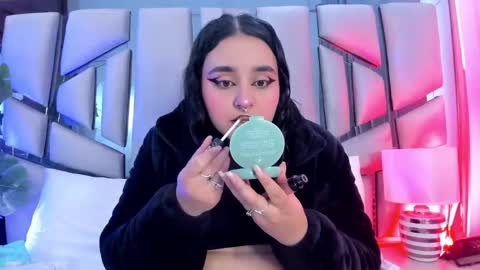 Snapshot of ambar_devon chatting on December 16, 2025, 12:10 pm online show from December 16, 2025, 12:10 pm