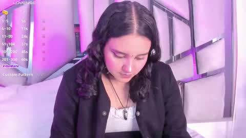 Snapshot of ambar_devon chatting on January 6, 2026, 6:44 pm online show from January 6, 2026, 6:44 pm