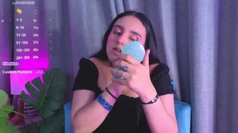 Snapshot of ambar_devon chatting on January 15, 2026, 7:17 pm online show from January 15, 2026, 7:17 pm