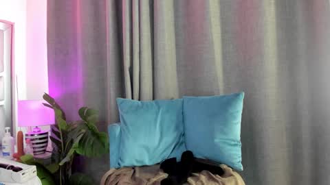 Snapshot of ambar_devon chatting on March 3, 2026, 7:20 pm online show from March 3, 2026, 7:20 pm