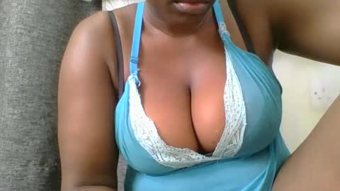 Mia online show from December 24, 2024, 8:33 am