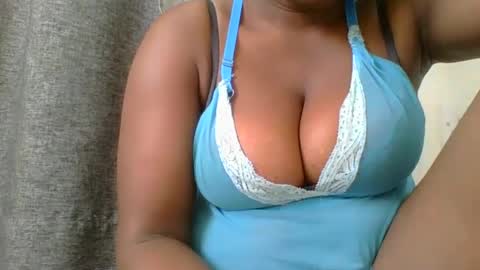 Mia online show from December 28, 2024, 9:52 am