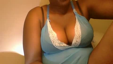 Mia online show from January 6, 2025, 7:24 pm