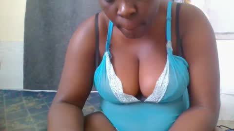 Mia online show from November 15, 2025, 10:23 am