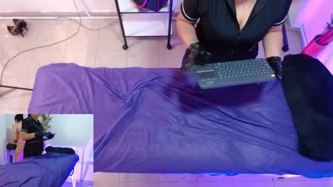 Ambar Jones online show from September 24, 2025, 12:52 pm