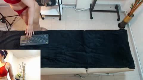 Ambar Jones online show from November 8, 2025, 11:43 am