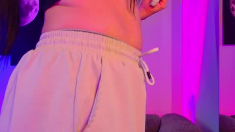 ambar_midnigth online show from June 26, 2026, 3:11 am