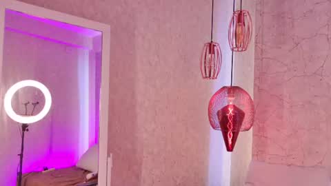 ambar_midnigth online show from July 11, 2026, 3:09 am