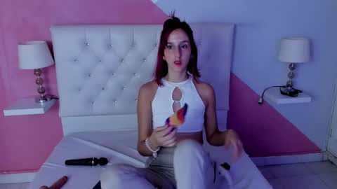 ambar_roux1 online show from January 23, 2025, 8:24 pm