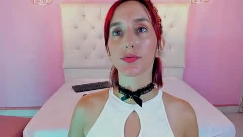 ambar_roux1 online show from February 6, 2025, 2:37 pm