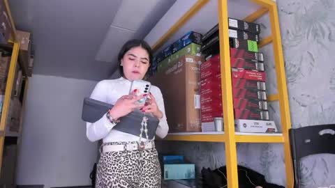 Snapshot of ambarina_ chatting on May 12, 2026, 11:51 am Ambarina online show from May 12, 2026, 11:51 am