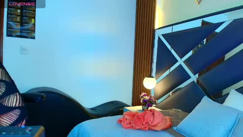 Ambar Ross online show from April 24, 2026, 2:19 pm