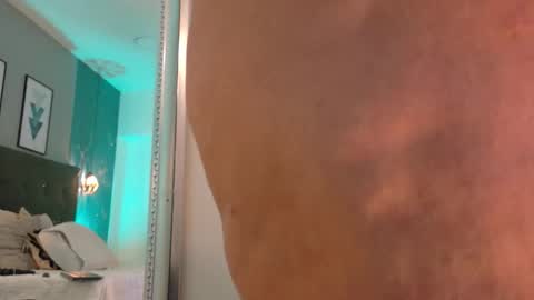 Ambar  online show from March 5, 2026, 1:51 pm