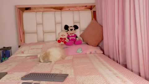 Snapshot of ambarrossi_ chatting on June 7, 2026, 11:25 am online show from June 7, 2026, 11:25 am