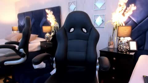 AmbarSantany  online show from October 7, 2025, 11:02 pm