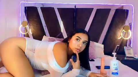 Snapshot of amber__jhonson_ chatting on June 19, 2026, 9:40 pm Amber online show from June 19, 2026, 9:40 pm