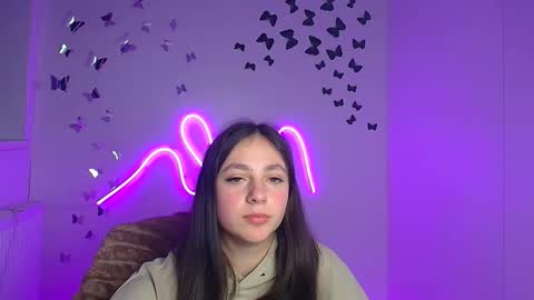 Amber online show from April 18, 2026, 7:58 pm