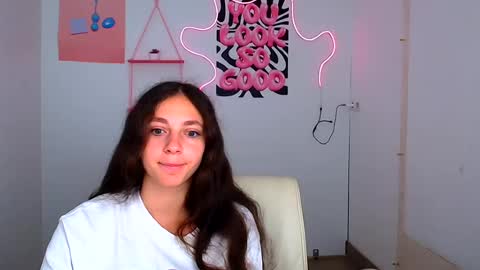 Snapshot of amber__r chatting on August 4, 2026, 5:32 am Amber online show from August 4, 2026, 5:32 am