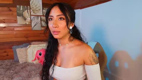 amber_curly online show from October 22, 2025, 9:47 pm