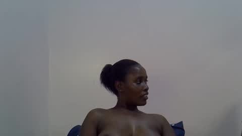 amber_cutie2 online show from October 3, 2025, 10:18 pm