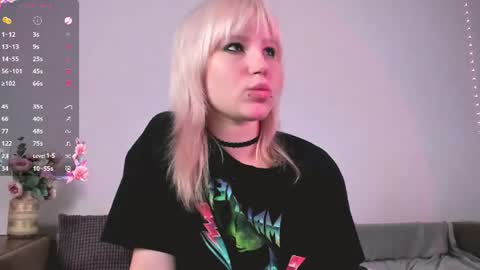 Snapshot of amber_glow_ chatting on July 22, 2026, 12:30 pm Amber online show from July 22, 2026, 12:30 pm