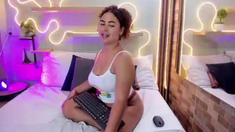 Snapshot of amber_milers chatting on June 17, 2026, 7:37 pm A M B E R online show from June 17, 2026, 7:37 pm
