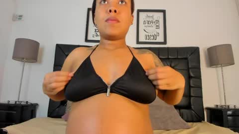 julieta  online show from April 19, 2026, 7:27 pm