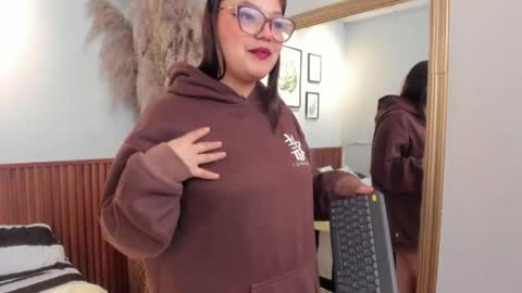 Alejandra  online show from April 17, 2026, 3:31 am